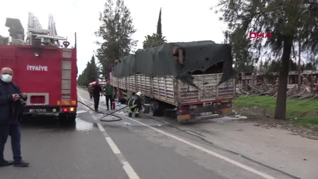 KAMYONUN PATLAYAN LASTİĞİ ALEV ALDI