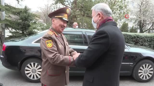 Son dakika haberi | Milli Savunma Bakanı Akar, Kırgızistan Savunma Bakanı Bekbolotov ile görüştü