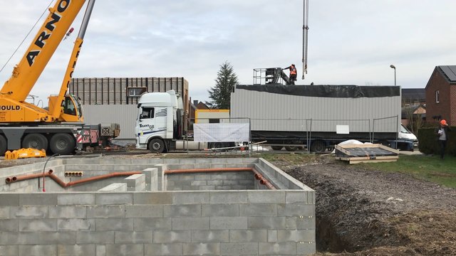 Trois maisons modulaires pour des sinistrés des inondations inaugurées à Rochefort