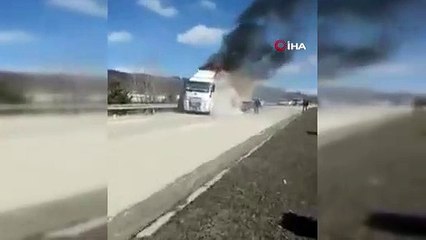Çöp yüklü TIR çıra gibi yandı