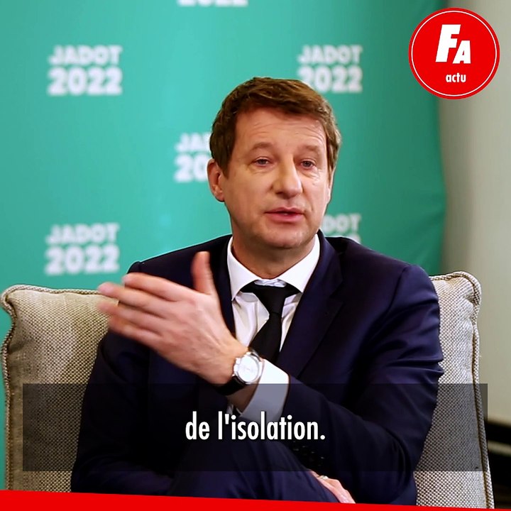 FEMME ACTUELLE - Yannick Jadot : "Même quand on n'est pas en canicule, il peut faire 40 degrés dans la classe" (EXCLUSIF)