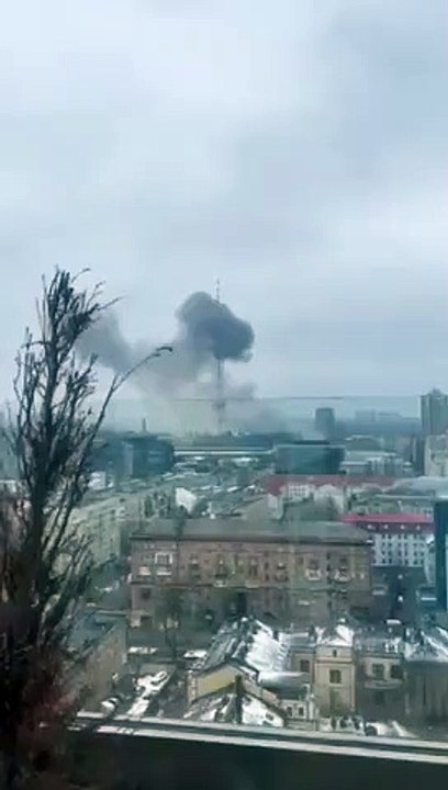 #Russian forces attack at TV tower in #Kyiv, #Ukrainian TV channels stopped broadcasting several minutes ago.