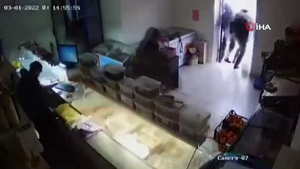 Rus askerlerinin Ukrayna’daki yağmaları devam ediyor