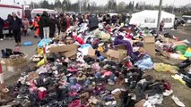 Поток украинских беженцев не иссякает