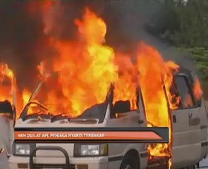 Van dijilat api, peniaga nyaris terbakar