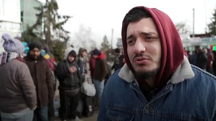 بالفيديو: عرب وأفارقة ينددون بالعنصرية على حدود أوكرانيا عقب هروبهم من الغزو الروسي