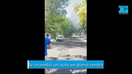 Se incendió un auto en pleno centro