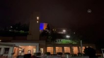 ABD'nin İstanbul Başkonsolosluğu binası Ukrayna bayrağı renkleriyle ışıklandırıldı