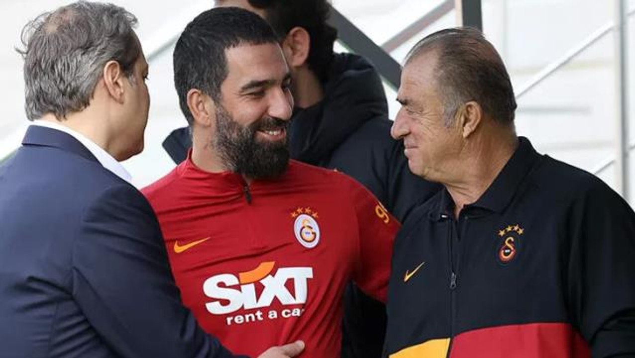 Fatih Terim ile fotoğrafını paylaşan Arda Turan'a Burak Elmas'tan tepki: Hata yaptı