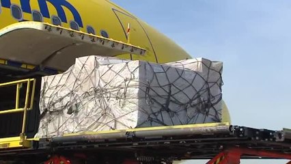 Sale el primer avión desde Madrid con ayuda humanitaria