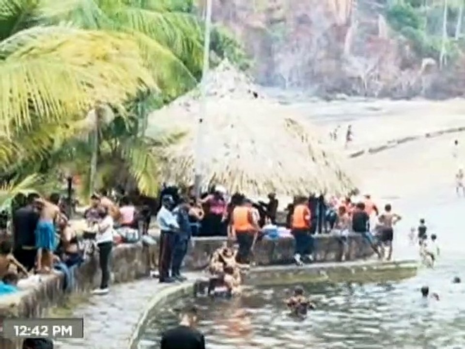 Gran cantidad de temporadistas disfrutan de los carnavales en el Tobogán de la Selva edo. Amazonas