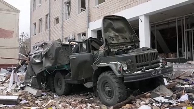 Ucraina: Kiev sotto pressione, colpita una torre della televisione