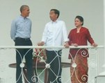 Obama meets Indonesia's president while on vacation