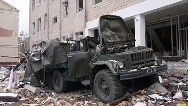 Centenas de tanques russos muito perto de Kiev