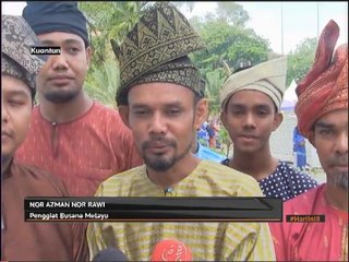Berbusana pendekar melayu tunai Solat Sunat Aidilfitri