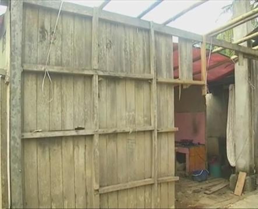 Ibu tunggal sambut raya di kediaman daif