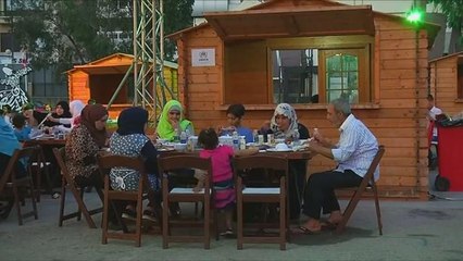 Beirut mass iftar marks World Refugee Day