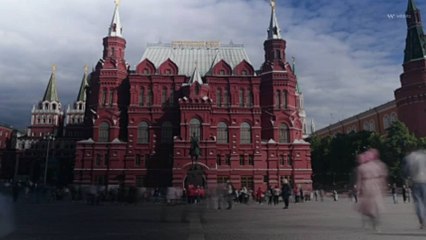 Citizens of Russia Under 'Economic Siege,' Experts Say