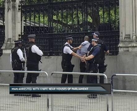 Man arrested with knife near houses of parliament