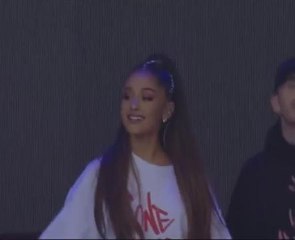 Ariana Grande teruskan konsert di Paris