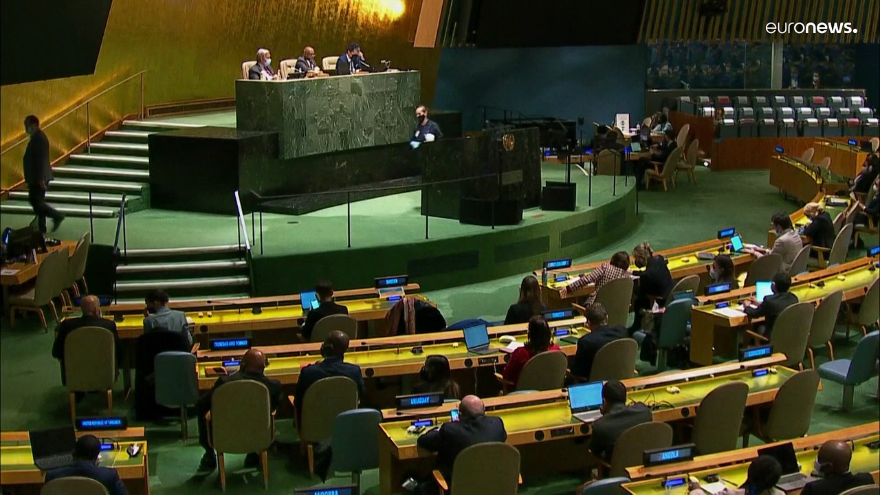 VIDEO: Baerbock auf Englisch zu Ukraine: 'Es geht um Mia und die Zukunft unserer Kinder'