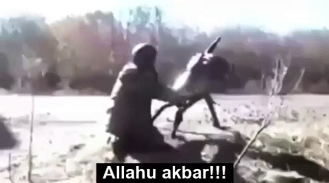 Ukrayna askeri Rus mevzilerini Allahu Ekber diyerek vuruyor!