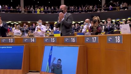 الرئيس الأوكراني يطلب تسريع انضمام بلاده إلى الاتحاد الأوروبي