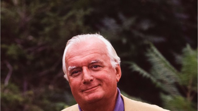 VOICI - Mort de Dominique Paturel : la voix française de J.R. dans Dallas avait 90 ans