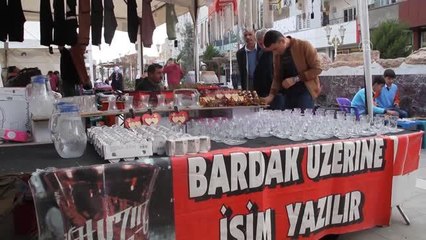 Şehir şehir gezerek cam işleme sanatındaki hünerini gösteriyor