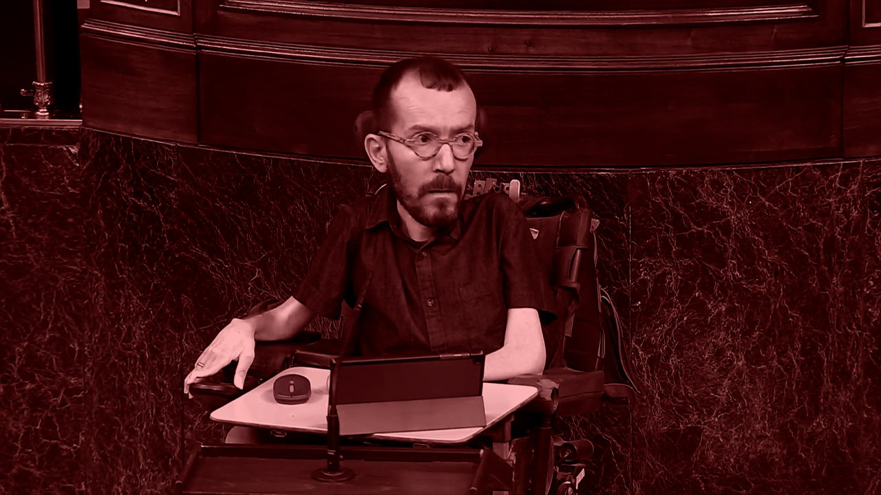 Podemos considera un "error" que el Gobierno envíe armas a Ucrania