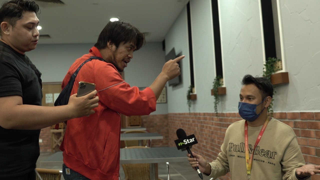 Bergurau tak bertempat, hempuk meja makan depan rezeki... Pelakon Izuan Razali buat hal lagi! Pedih telinga dapat soalan panas