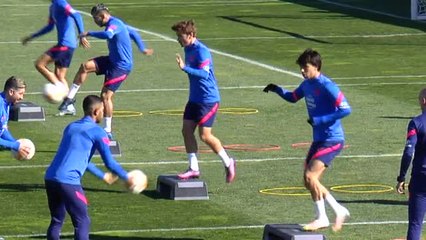 El Atlético prueba un once en el que Griezmann y Suárez volverían a ser suplentes