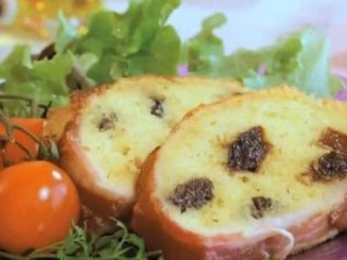 Recette : le cake express aux pruneaux et au lard