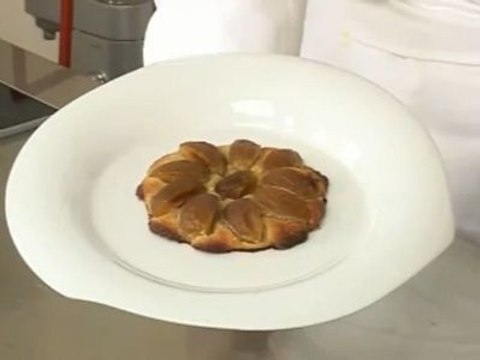 L'atelier des Chefs : tarte fine aux prunes et amandes