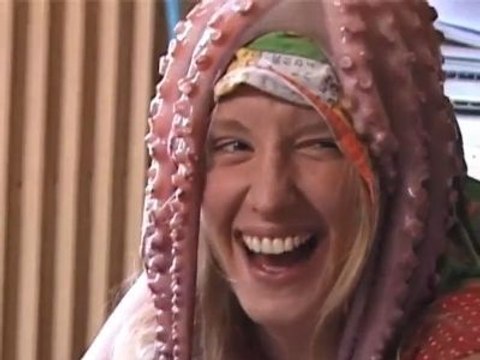 Exclu : Diane Kruger et Ludivine Sagnier, leur bêtisier dans Pieds nus dans les limaces