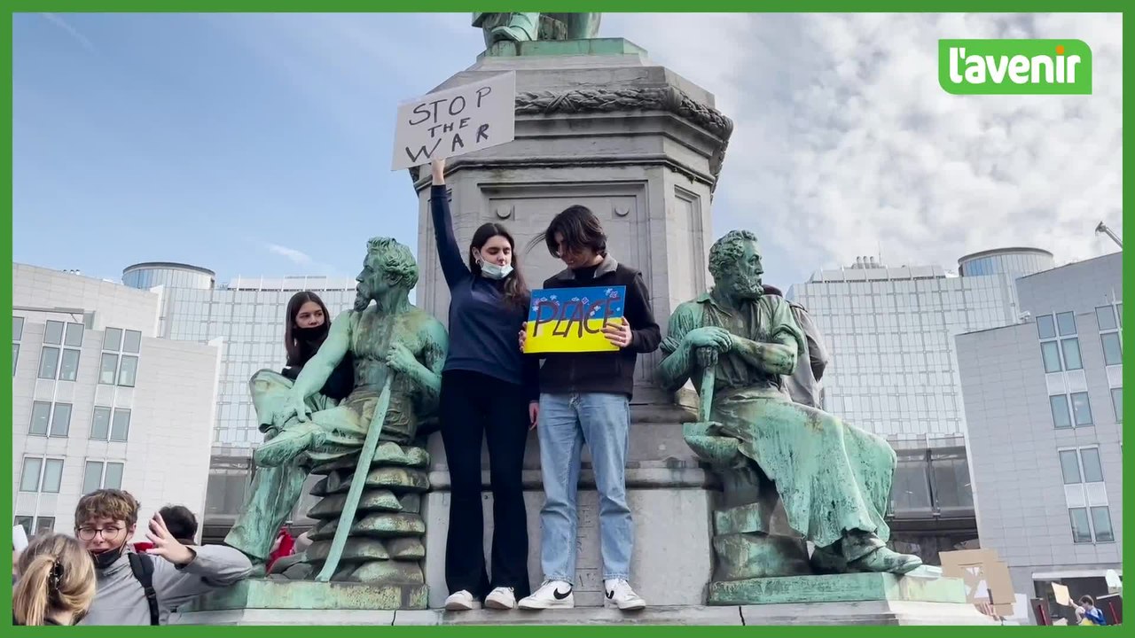Plus de 800 manifestants ont appelé à la paix devant le parlement européen
