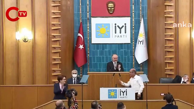 Meral Akşener'in kürsüye çıkardığı yurttaş öyle bir şey dedi ki.. Akşener kahkahaya boğuldu