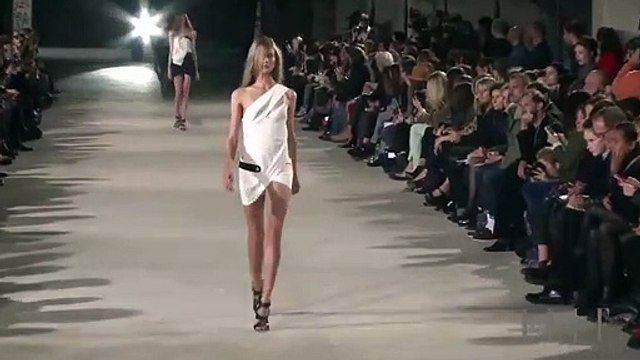 Anthony Vaccarello nous emmène dans les coulisses de son défilé printemps-été 2013