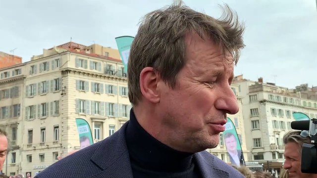 Cette guerre dit beaucoup des candidats (...) des projets politiques (Y. Jadot)