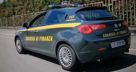 Télécharger la video: Pozzuoli (NA) - Frode fiscale nel settore edile: sequestri per 3 milioni (02.03.22)