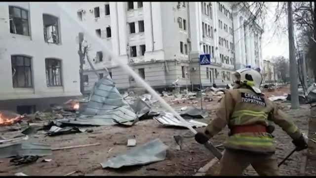 El Kremlin lanza paracaidistas al noreste de Jarkov preparando una próxima toma del centro de la ciudad