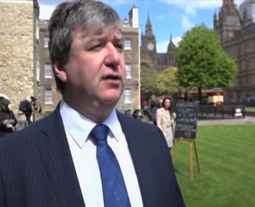 Reaksi pengumuman Theresa May