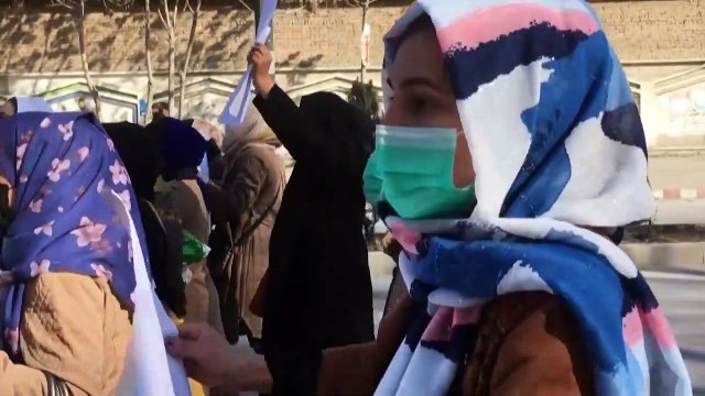 « Les visages du courage » : à Kaboul, les femmes manifestent contre le régime taliban