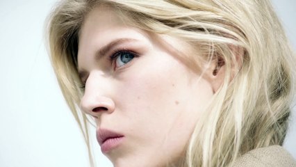 Le vent sur les vêtements Nina Ricci