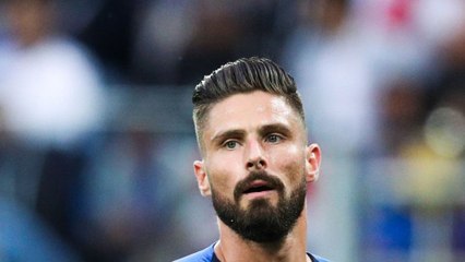 Olivier Giroud tient son pari et coupe tout !