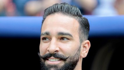 Adil Rami dément les rumeurs de fiançailles avec Pamela Anderson