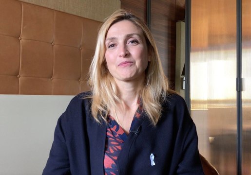 Julie Gayet : « Dans ma famille, dire que je voulais être comédienne n’était pas forcément une évidence »