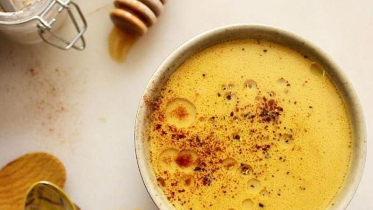 Moon milk, la boisson naturelle qui nous aide à lutter contre les insomnies