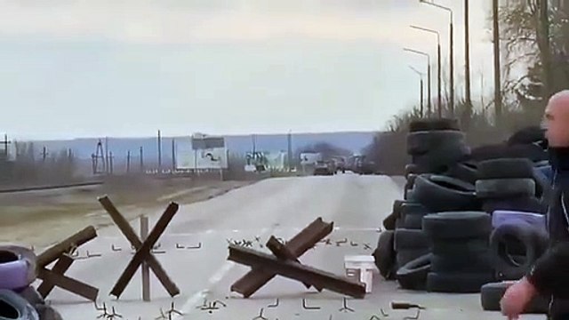 Barricadas para frenar el avance ruso en las calles de Energodar.