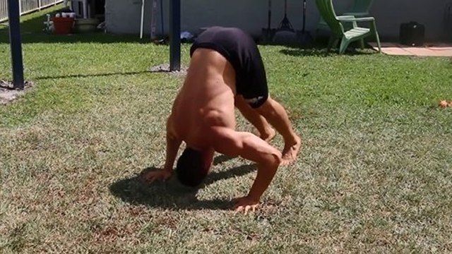 7 Great Ways To Get Shredded Shoulders Without Having To Step Inside A Gym